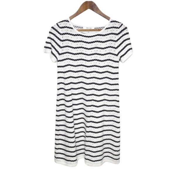Anthropologie Dresses & Skirts - John + Jenn Zig Zag White Black Pinhole Dress XS